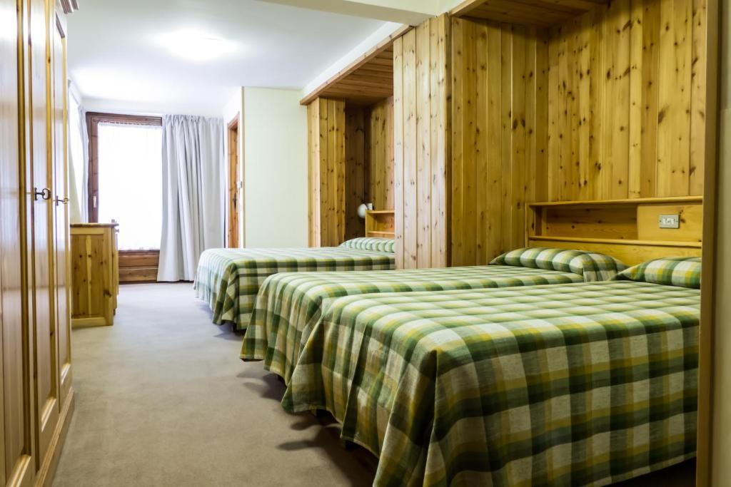 Hotel Valdotain Villeneuve Habitación foto